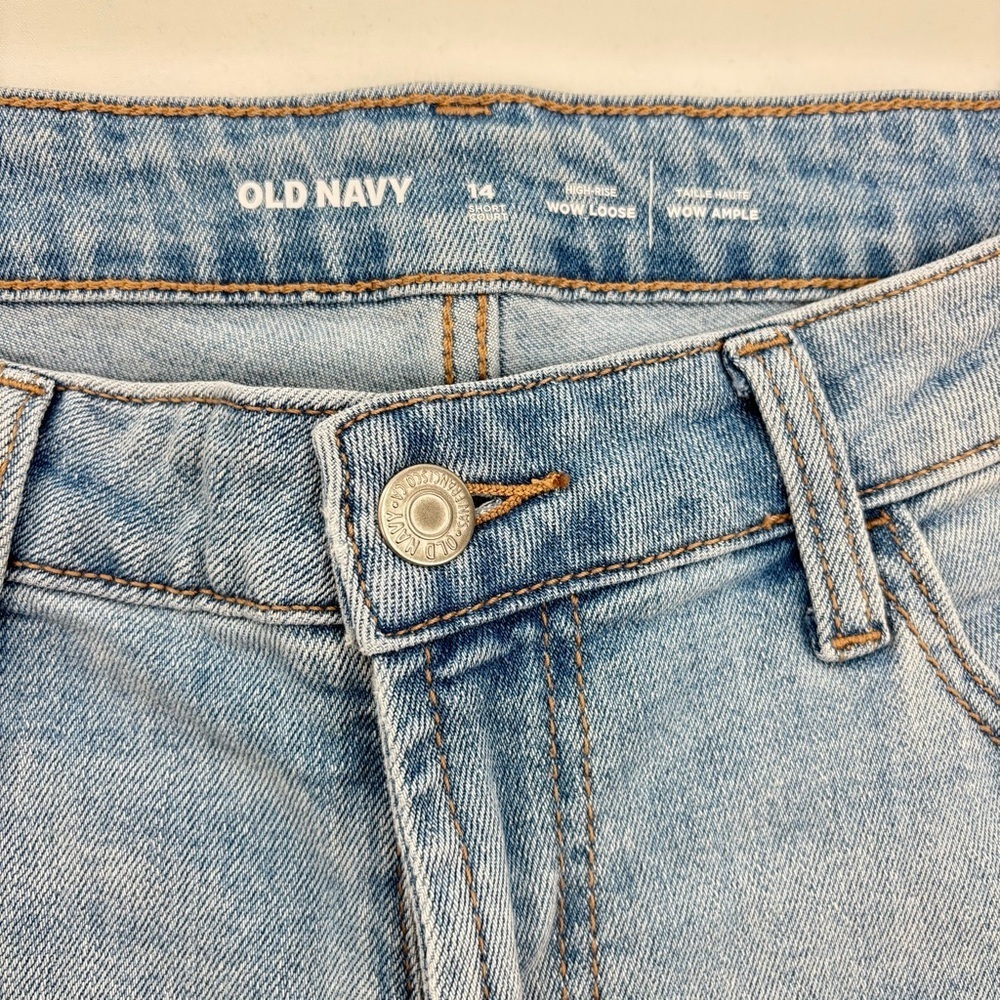 Old Navy High Rise Wow Loose Light Wash Blue denim Jeans Size 14 Short - Picture 4 of 13